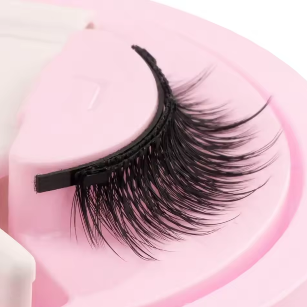 Magnetic Eyelashes + FREE APPLICATOR