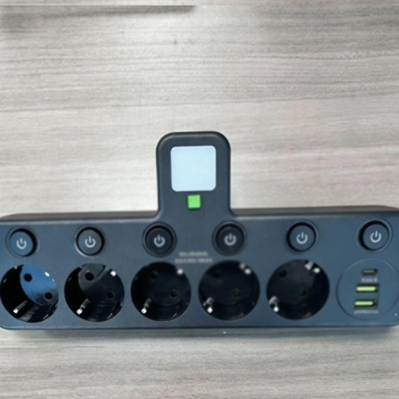 EU-4 Socket, Multi-Port Wall Socket with Independent Switch and Small Night Light Adapter